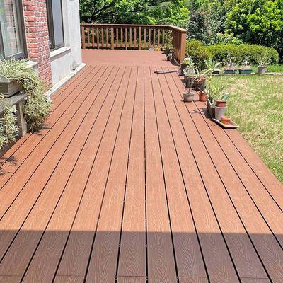 Bom preço. Tabela 3D de revestimento de piso composto tridimensional impermeável WPC on-line