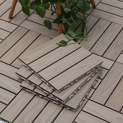 Bom preço. Telas de terraço de madeira interligadas personalizadas Manutenção sem problemas para pátio on-line